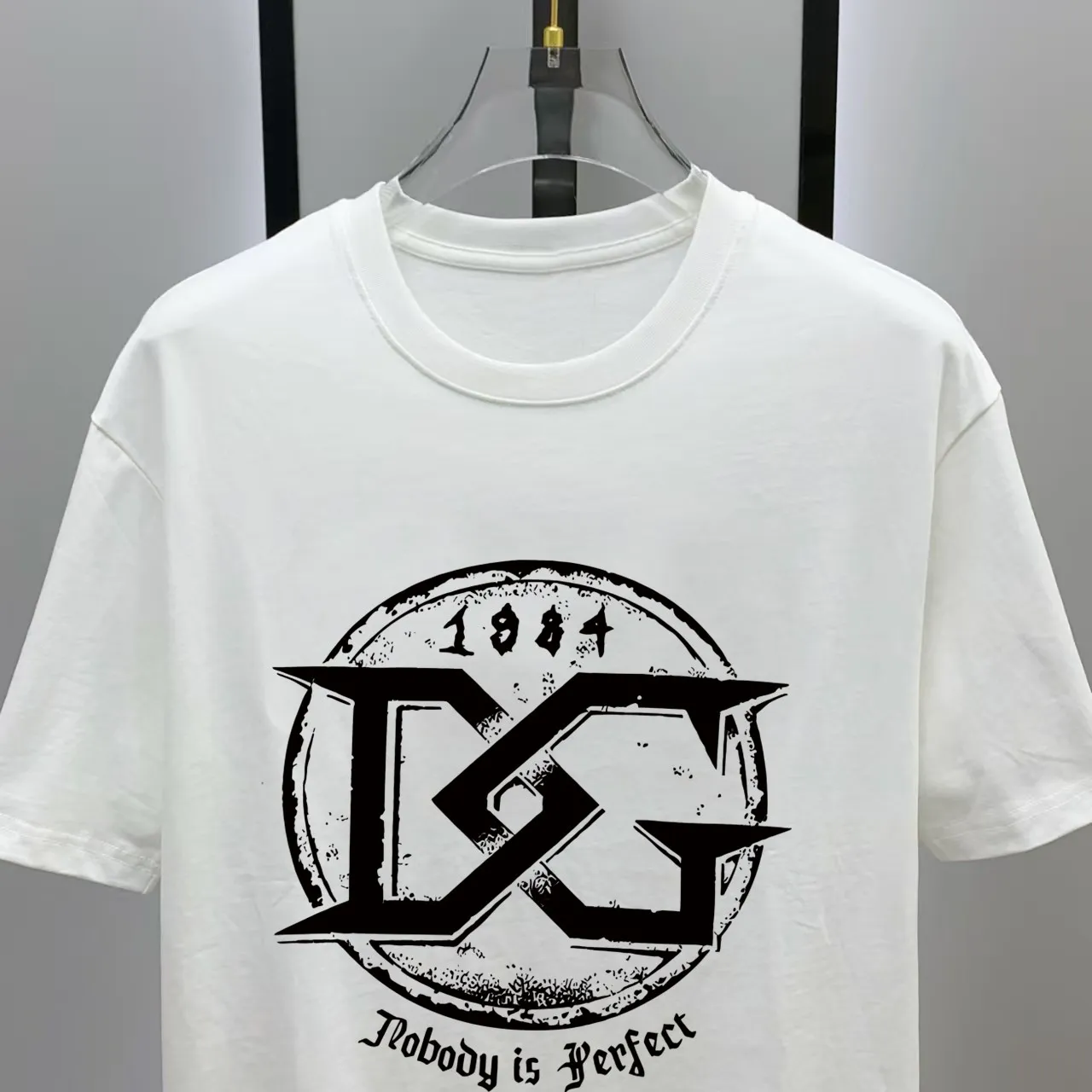 # 2026 New Arrival New Arrival T Premium ！ logo Premium . . . . . ！ ！ ：Black。White！ Sizes： S M L XL XXL ：50 52 55 58 61 ：69 71 73 75 77 ：48 50 53 56 58 ：22 22.5 23 23.5 24 ， 1-3CM